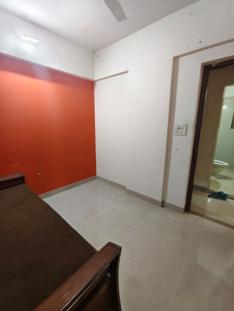 Room, everest-country-side 1.5 Bedroom 550 Sq.Ft. Apartment In Kasarvadavali Thane 10107917