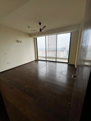 Room in 4 BHK Apartment at Sector 65 – for Rent