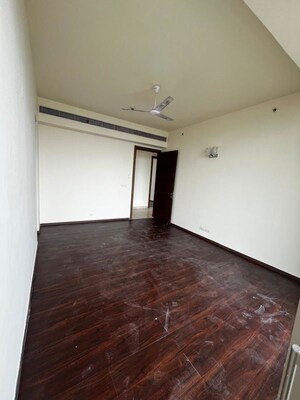 Room in 4 BHK Apartment at Sector 65 – for Rent