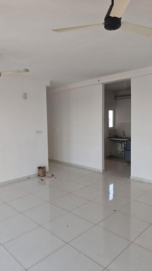 Room in 3.5 BHK Apartment at Bhartiya Nikoo Homes, Thanisandra Main Road – for Rent