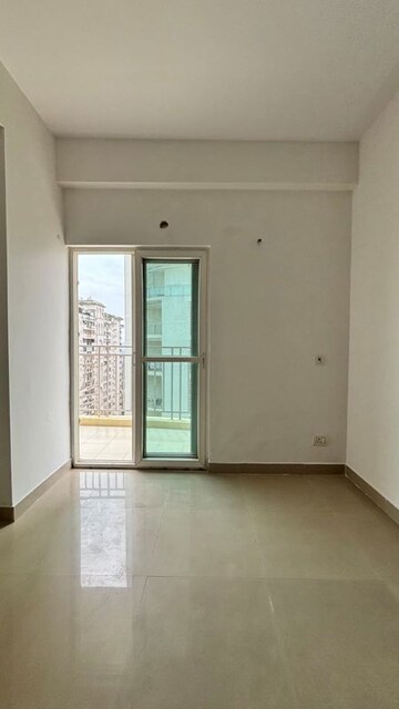 Room in 4 BHK Apartment at Gaur Saundaryam, Tech Zone 4 Greater Noida – for Sale