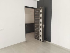 Room in 4 BHK Apartment at Gaur Saundaryam, Tech Zone 4 Greater Noida – for Sale