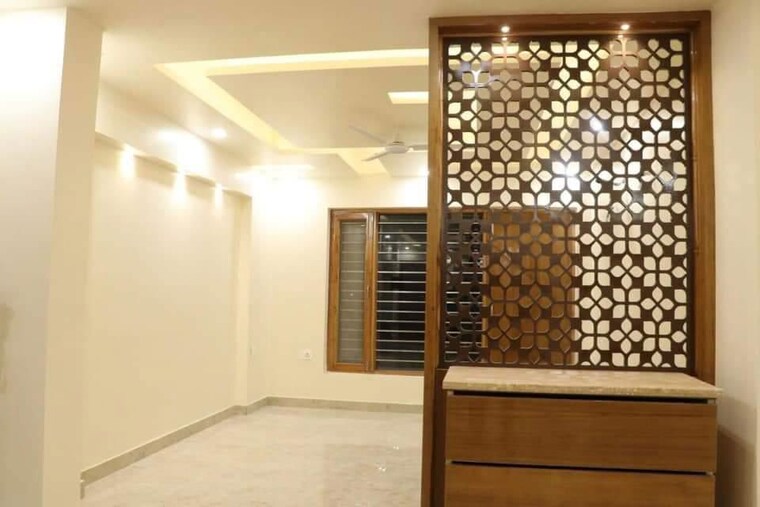 Room, parklands 3 Bedroom 209 Sq.Yd. Builder Floor In Sector 85 Faridabad 10107989