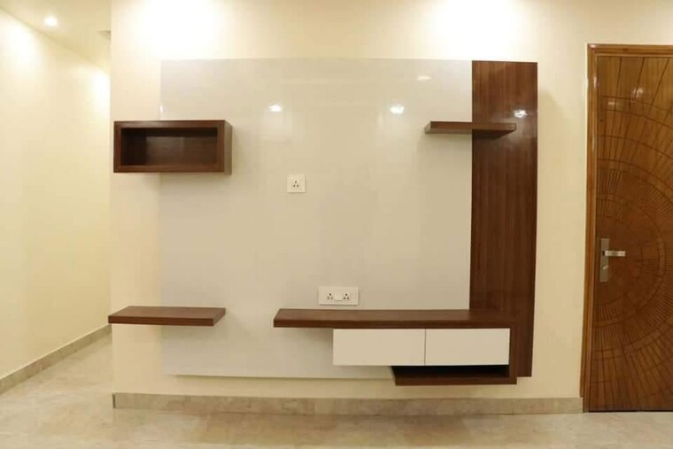 Room, parklands 3 Bedroom 209 Sq.Yd. Builder Floor In Sector 85 Faridabad 10107989