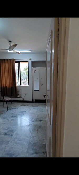 Room in 2 BHK Apartment at Hiranandani Estate Princeton, Ghodbunder Road – for Sale