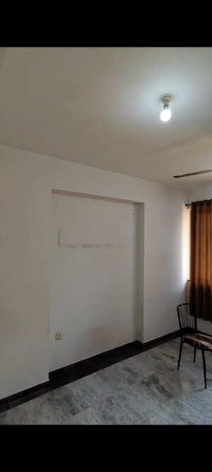 Room in 2 BHK Apartment at Hiranandani Estate Princeton, Ghodbunder Road – for Sale