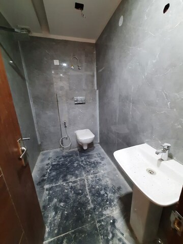 Bathroom in 3 BHK Builder Floor at BP Homes, Sector 85 – for Sale