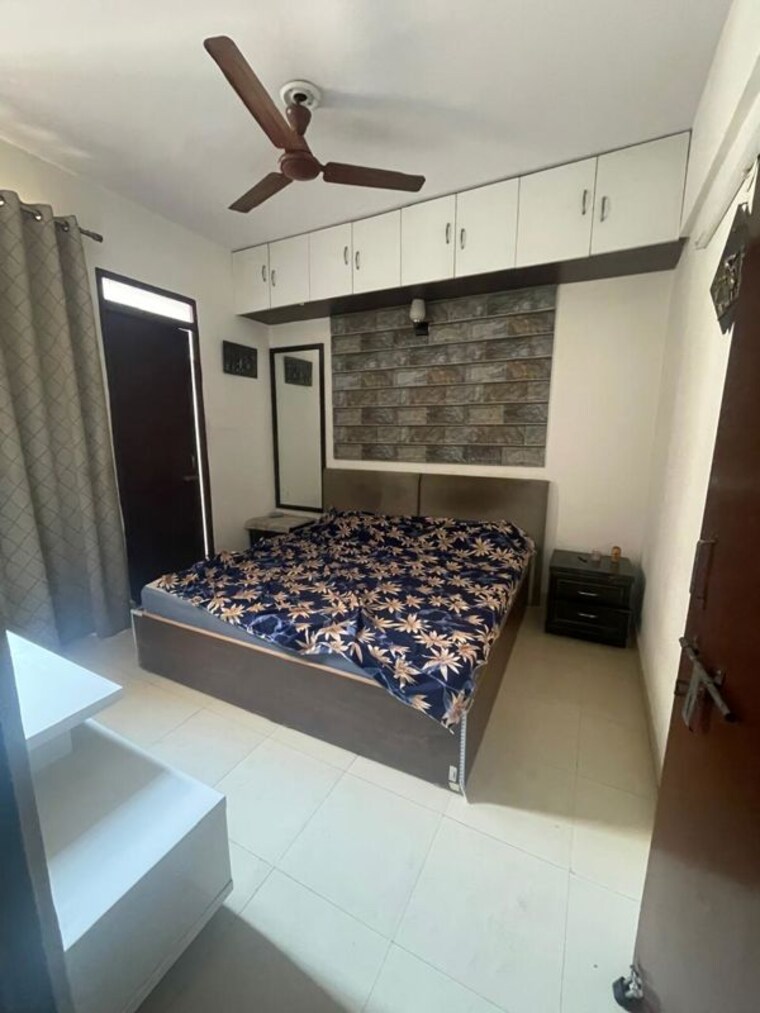 Bedroom, sector 82 2 Bedroom 500 Sq.Ft. Apartment In Sector 82 Faridabad 10108008