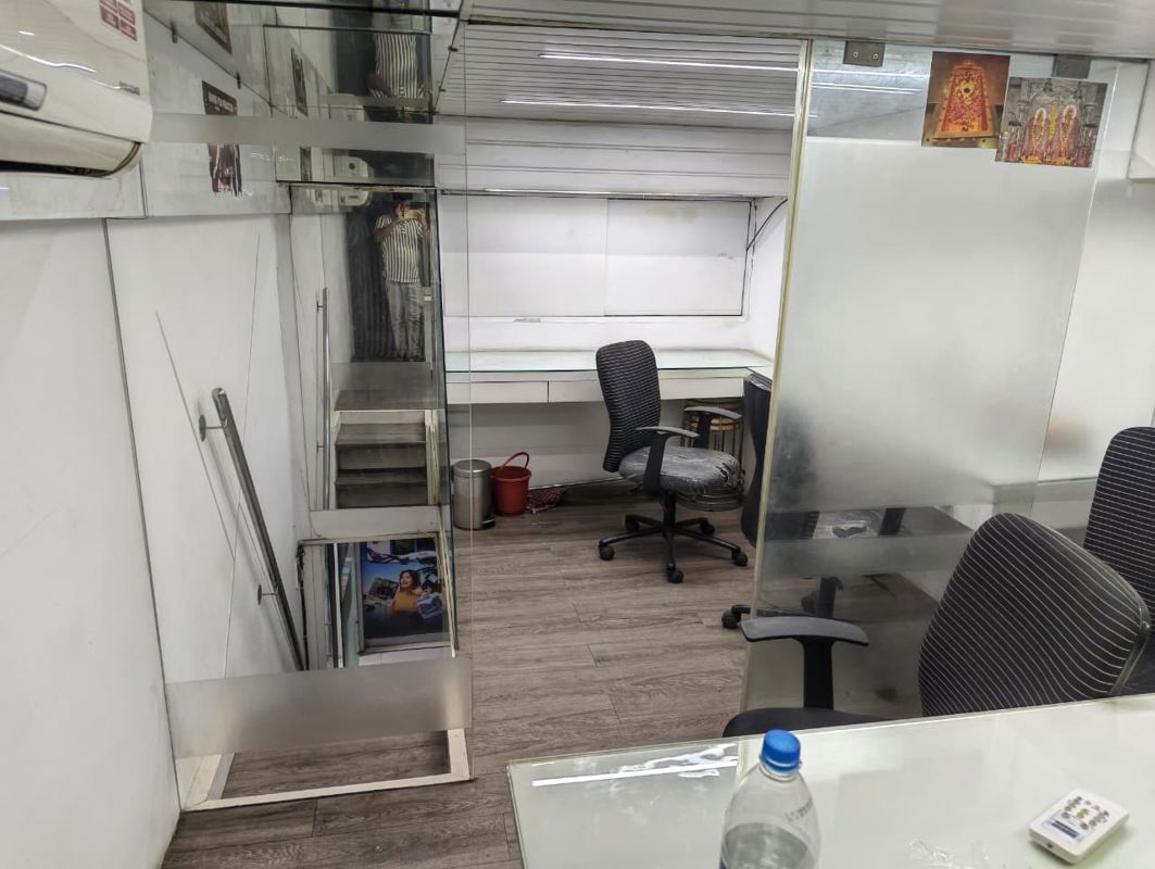 Office Space For Rent in Om Heera Panna Mall
