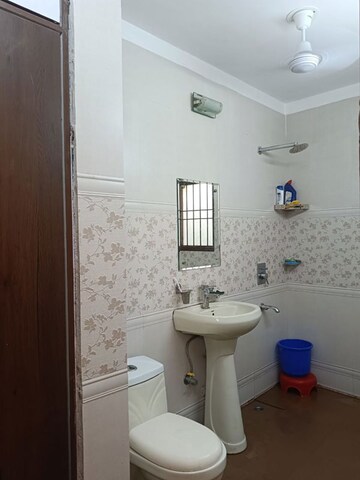 Bathroom in 2 BHK Builder Floor at RWA Residential Society Sector 46, Sector 46 – for Rent