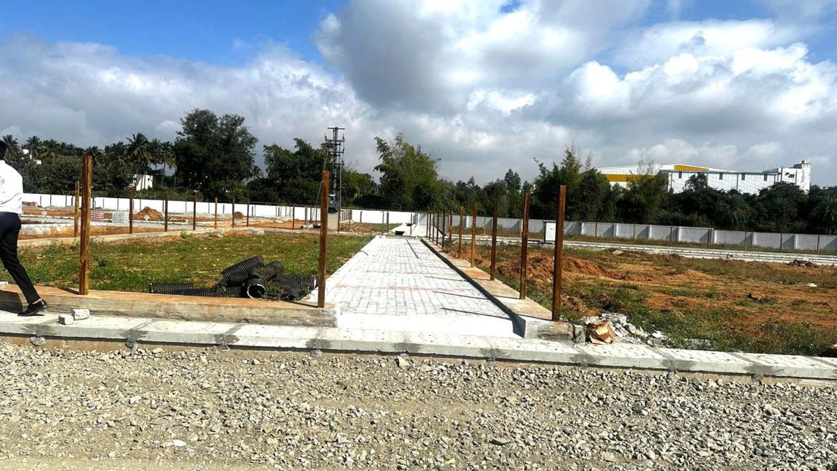 Plot For Sale in Arvind Lakeview