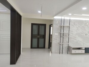 Room in 3 BHK Apartment at Frontline Seven, Kokapet – for Rent
