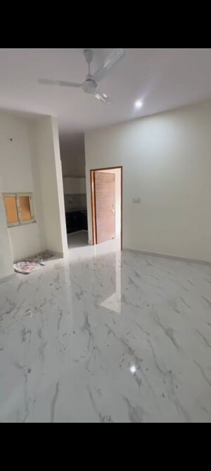 2 BHK Builder Floor For Rent in Sector 81