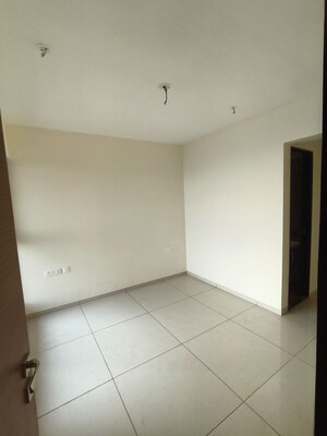 Master Bedroom in 2.5 BHK Apartment at Chandak 34 Park Estate, Goregaon West – for Rent