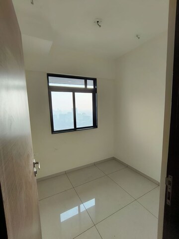 Room in 2.5 BHK Apartment at Chandak 34 Park Estate, Goregaon West – for Rent