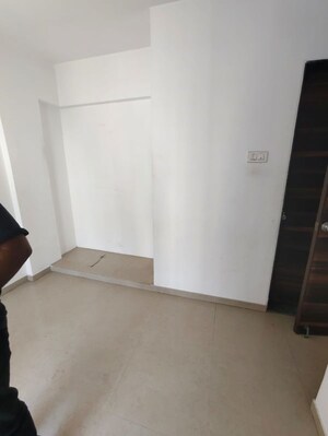 2 BHK Apartment For Rent in Mahavir Kalpavruksha, Ghodbunder Road