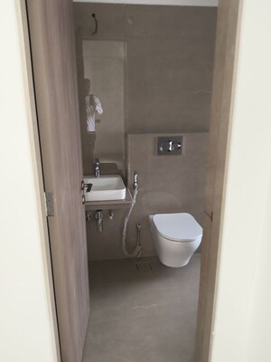 Bathroom in 3 BHK Apartment at Vile Parle West – for Rent