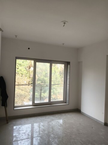 Room in 3 BHK Apartment at Vile Parle West – for Rent