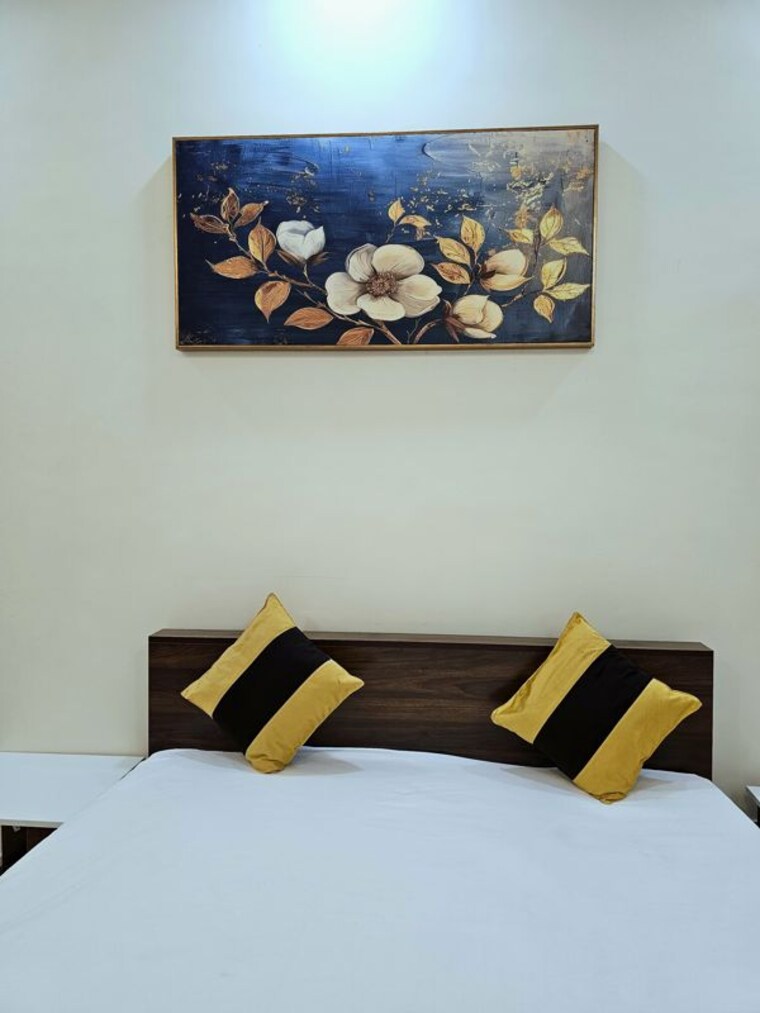 Master Bedroom, ansal-plaza-sector-23 3 Bedroom 1500 Sq.Ft. Builder Floor In Sector 23 Gurgaon 10108530