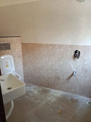 Bathroom in 1 BHK Apartment at Union House Plot 2, Mahim – for Rent
