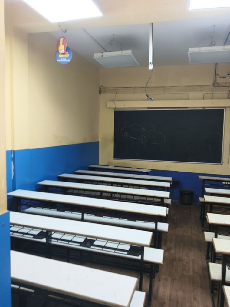 Team Area, vile parle west Commercial Office Space 500 Sq.Ft. In Vile Parle West Mumbai 10108559