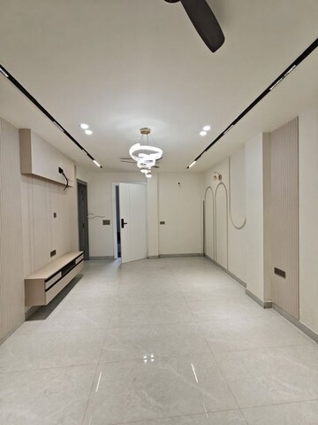 Room in 3 BHK Builder Floor at Indrapuram – for Sale