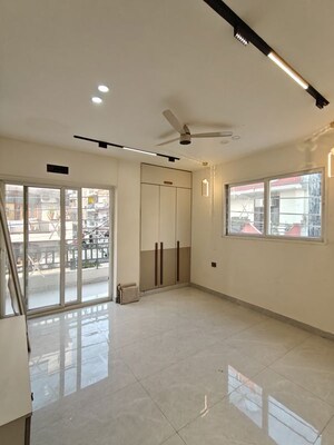 Room in 3 BHK Builder Floor at Indrapuram – for Sale