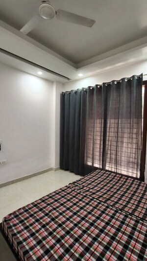 Bedroom in 3 BHK Builder Floor at Saurabh Niwas, Sector 40 – for Rent