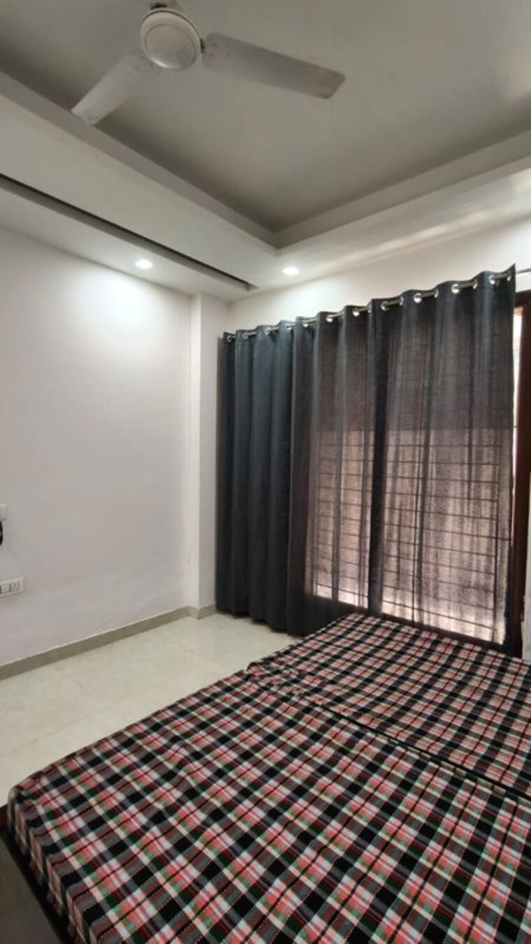 Bedroom, saurabh-niwas 3 Bedroom 1450 Sq.Ft. Builder Floor In Sector 40 Gurgaon 10108585