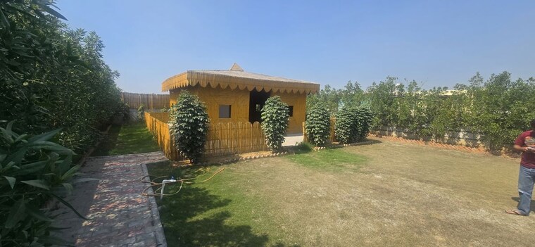 Exterior View, sector 42  204 Sq.Yd. Plot In Sector 42 Gurgaon 10108590