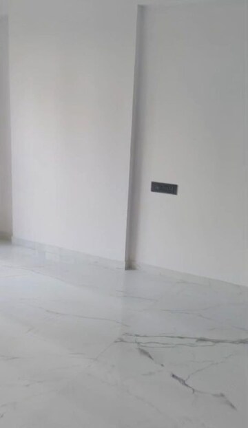 Room in 2 BHK Apartment at H Rishabraj Serenity Decks, Goregaon East – for Rent