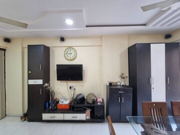 Master Bedroom in 2 BHK Apartment at Yashraj Park CHS, Kasarvadavali – for Rent