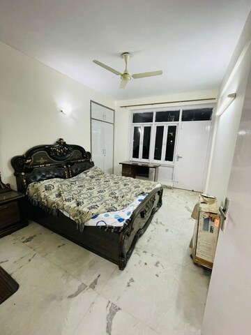 Living Room in 3 BHK Builder Floor at Uday Arden 45, Sector 45 – for Rent