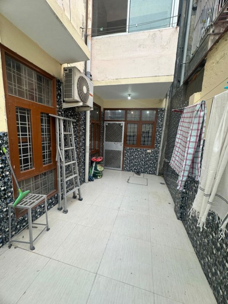 Balcony, ss-mayfield-gardens 3 Bedroom 2700 Sq.Ft. Apartment In Sector 51 Gurgaon 10108874