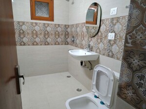 Bathroom in 3 BHK Apartment at Parsvnath Prestige, Sector 93a – for Rent