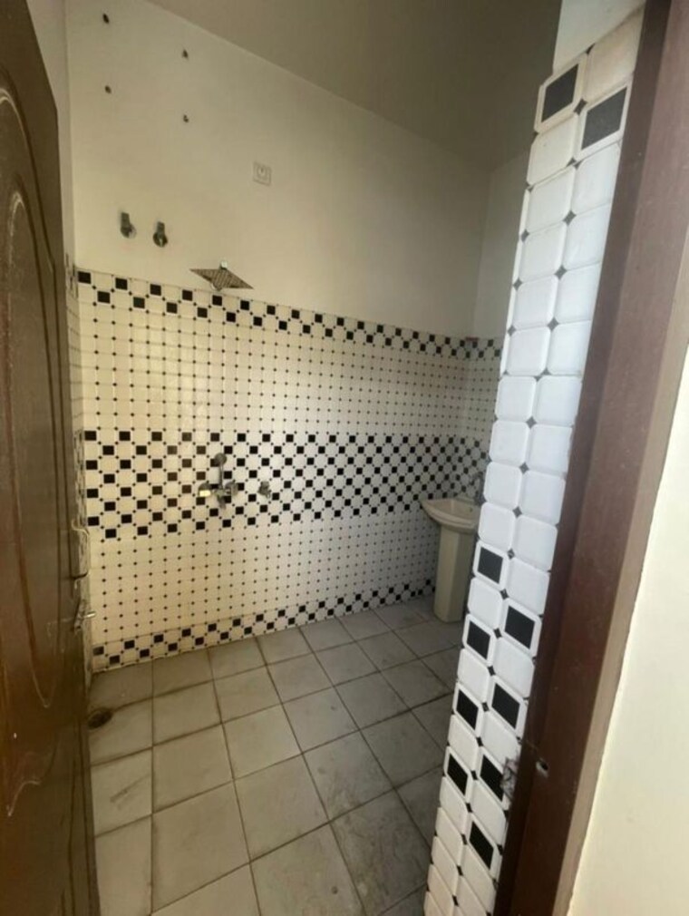Bathroom, kanwali 2 Bedroom 1200 Sq.Ft. Independent House In Kanwali Dehradun 10108997