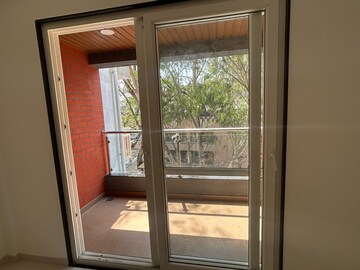 Room in 3 BHK Apartment at Shreepad Guruvaibhav CHS, Kothrud – for Sale