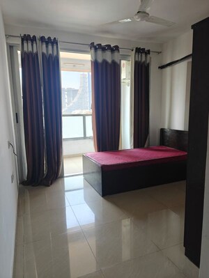 Room in 3 BHK Apartment at Amanora Future Towers, Hadapsar – for Sale