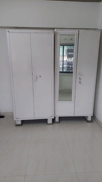 Room in 1 BHK Apartment at Andheri West – for Rent