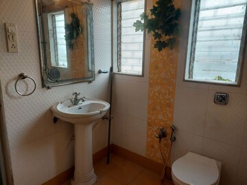 Bathroom in 1 BHK Apartment at Andheri West – for Rent