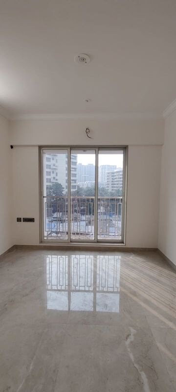 Room in 1 BHK Apartment at Crescent Silverwoods, Powai – for Rent