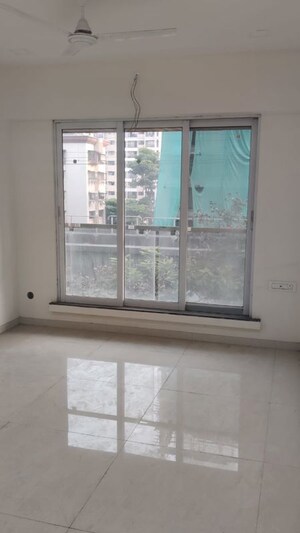Room in 3 BHK Apartment at Jiten Apartment, Andheri West – for Rent