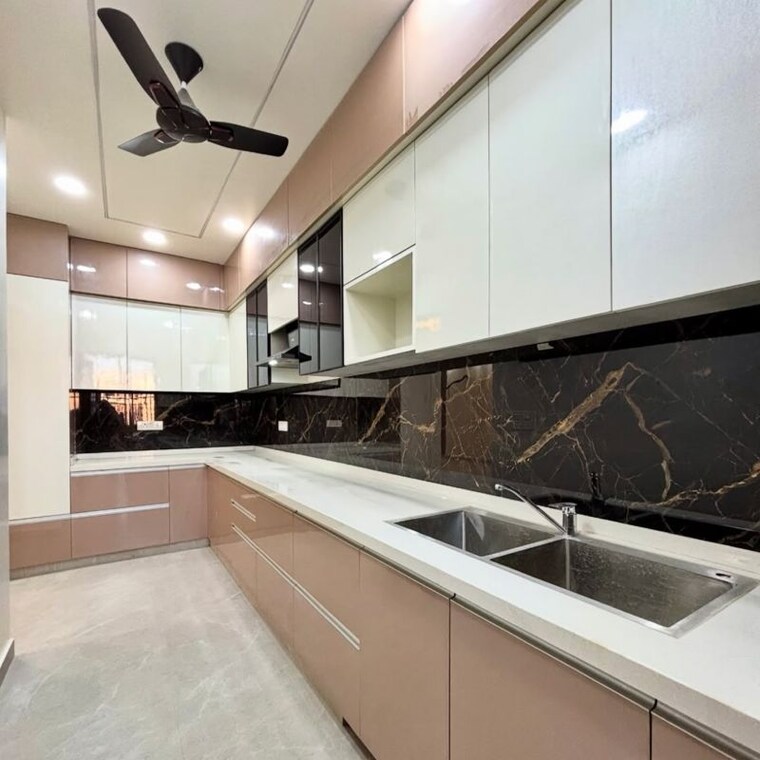 Kitchen, new industrial township 3 3 Bedroom 1350 Sq.Ft. Builder Floor In New Industrial Township 3 Faridabad 10109214