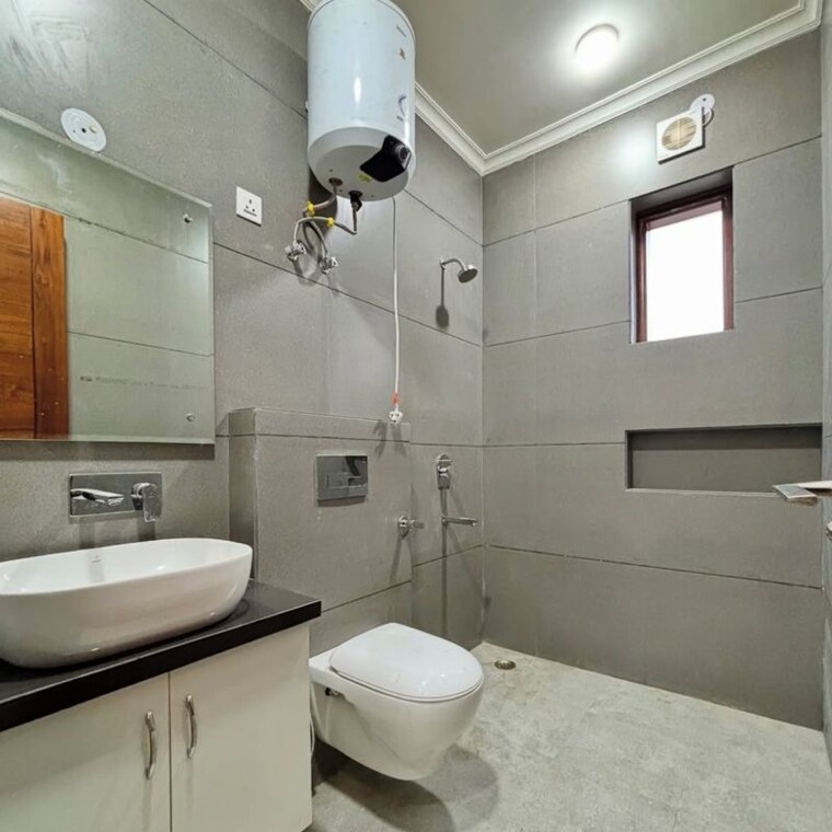 Attached Bathroom, new industrial township 3 3 Bedroom 1350 Sq.Ft. Builder Floor In New Industrial Township 3 Faridabad 10109214
