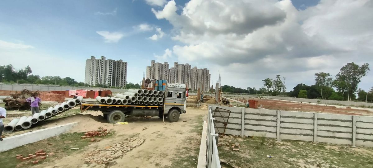 Plot For Sale in Sushant Golf City