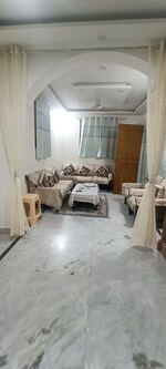 3 BHK + Extra Room 1100 Sq.Ft. Builder Floor in Rohini Sector 8