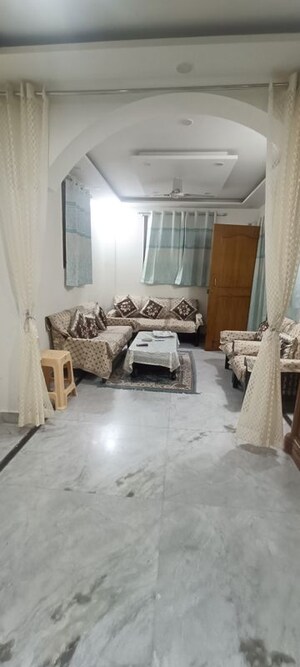 3 BHK Builder Floor For Sale in Rohini Sector 8