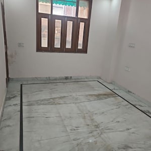 Room in 3 BHK Builder Floor at Ajronda – for Rent