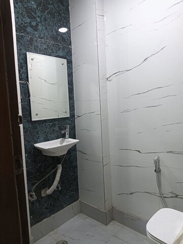 Bathroom in 1 BHK Builder Floor at Malviya Nagar – for Rent