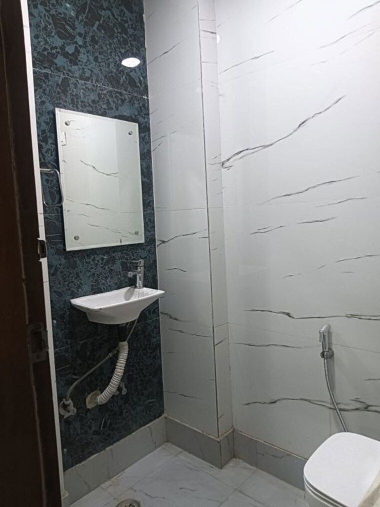 Bathroom, malviya nagar 1 Bedroom 500 Sq.Ft. Builder Floor In Malviya Nagar Delhi 10109260